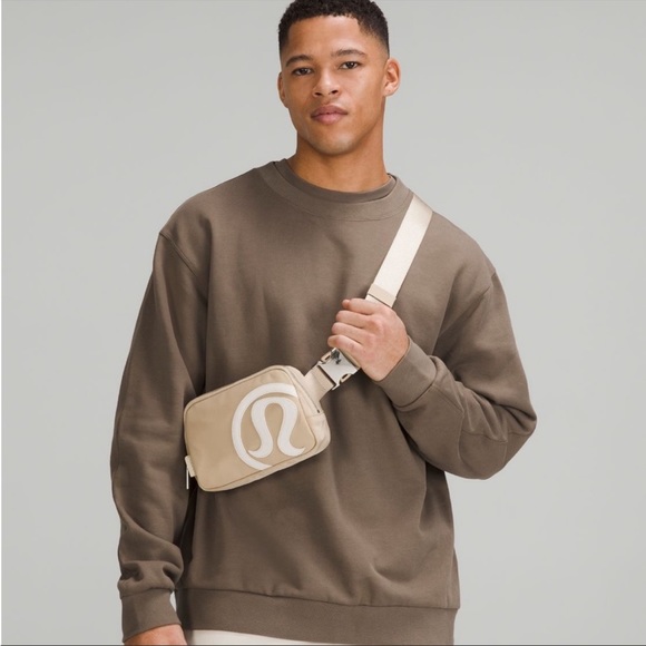 🚨🚨SOLD🚨🚨Lululemon belt bag trench with opal logo NWT - Picture 2 of 13